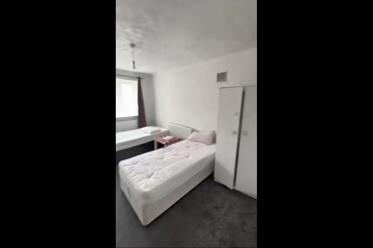 Flat Skelton Road in Greater London