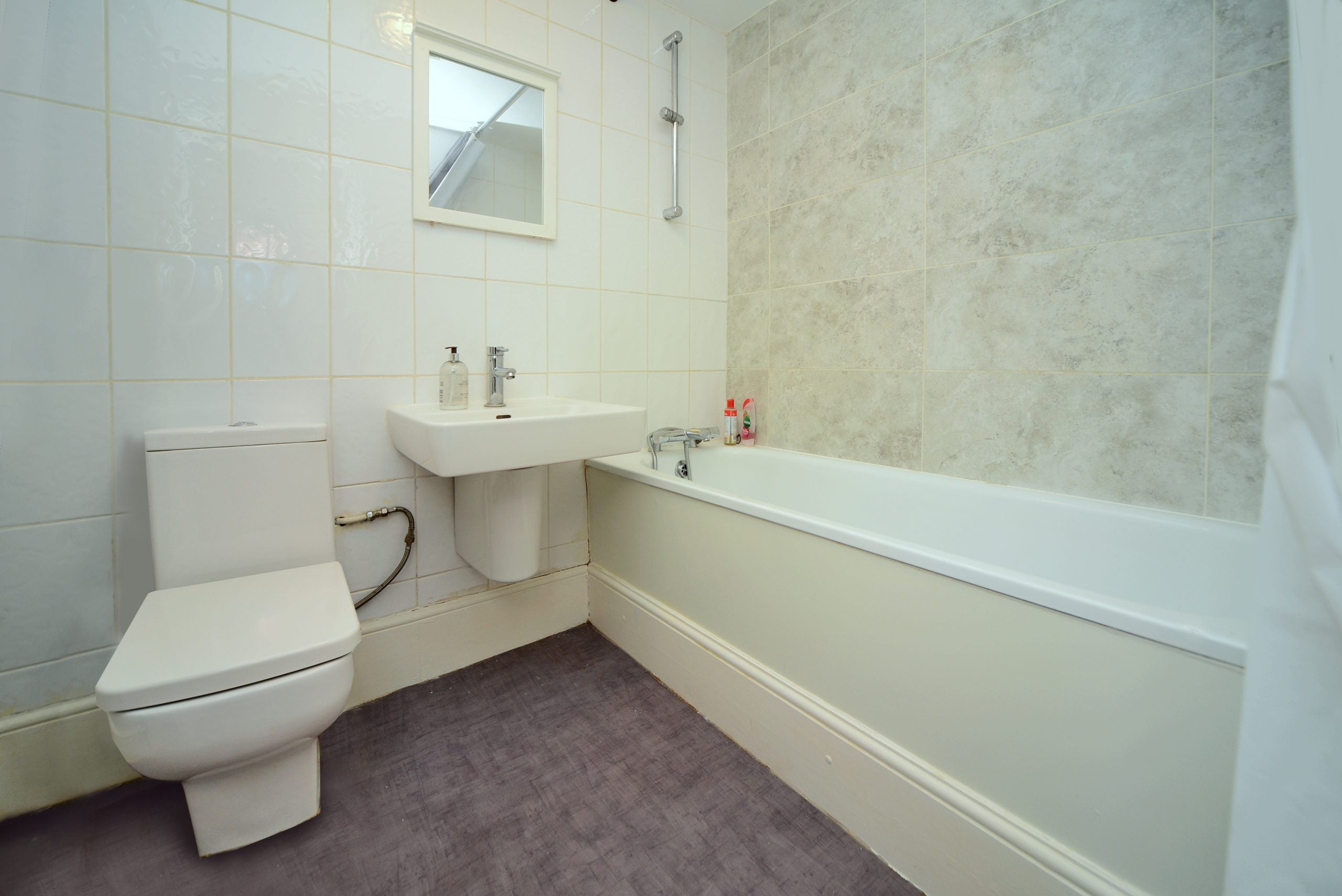 Flat Kingston Hill in Greater London