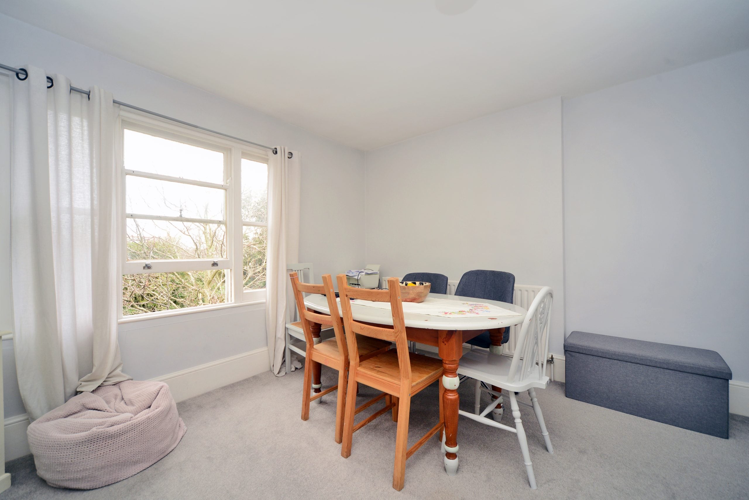 Flat Kingston Hill in Greater London