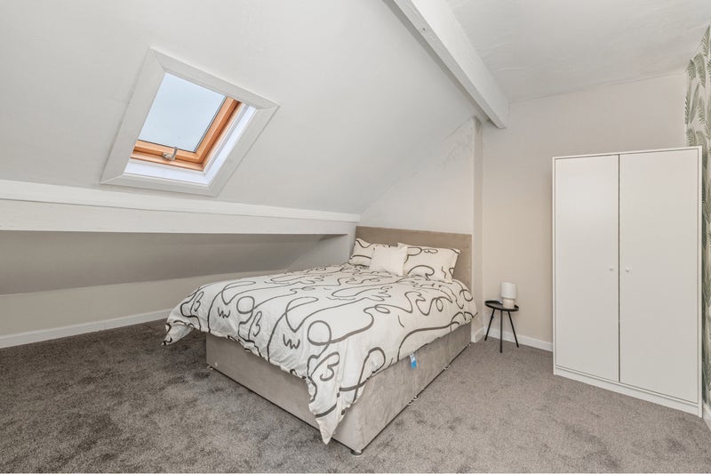 Room Cobden Road in Leeds