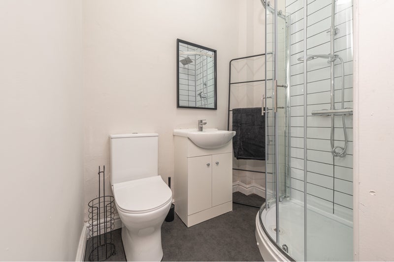 Room Cobden Road in Leeds