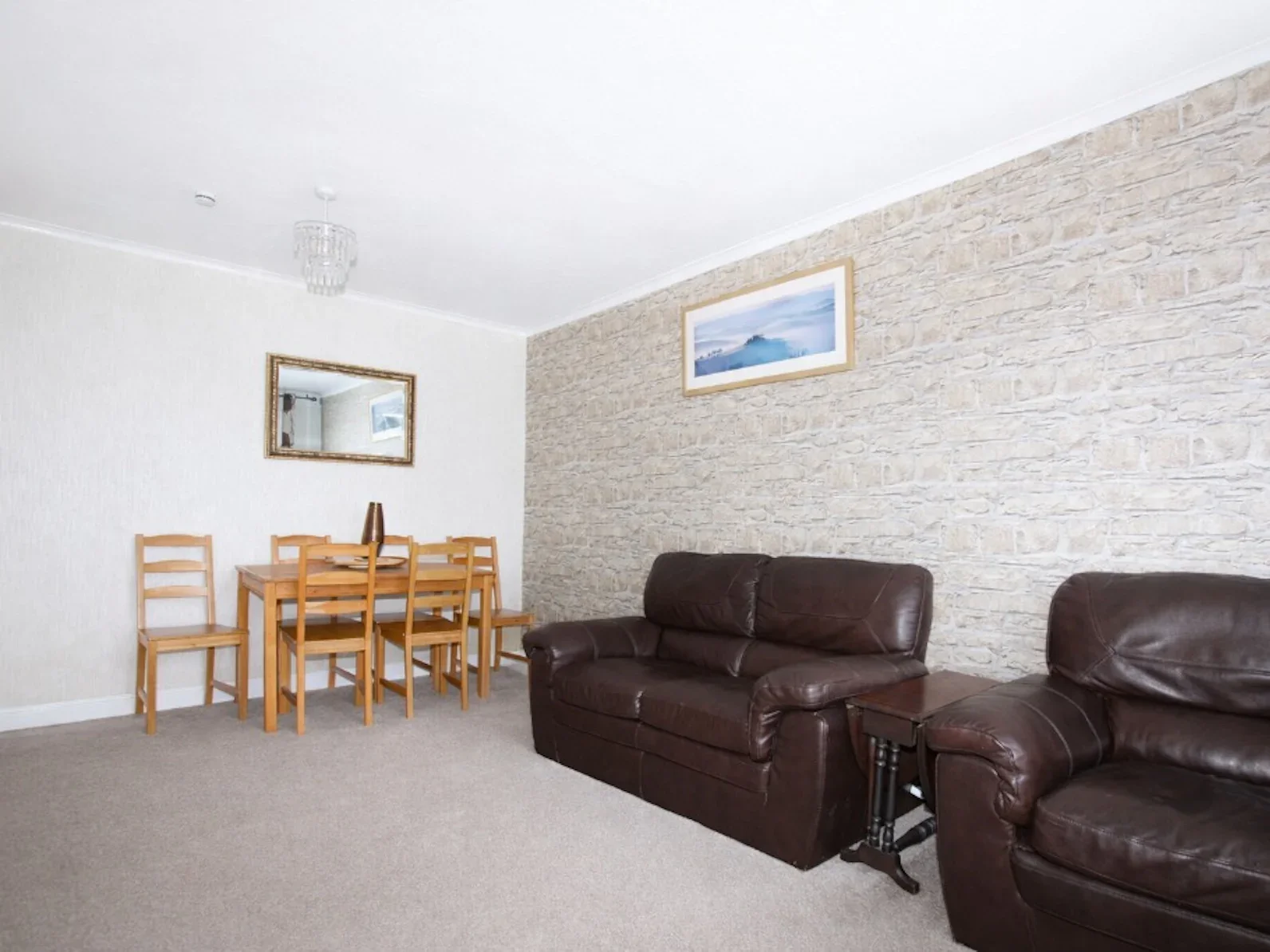 Flat Carnegie Court in City of Edinburgh