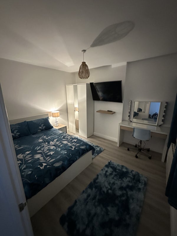 Room Sea View Road in Poole