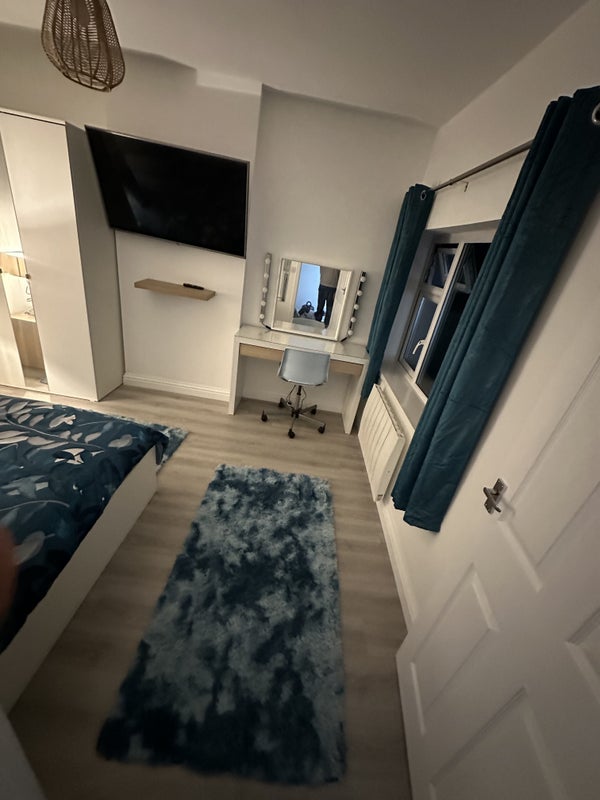 Room Sea View Road in Poole