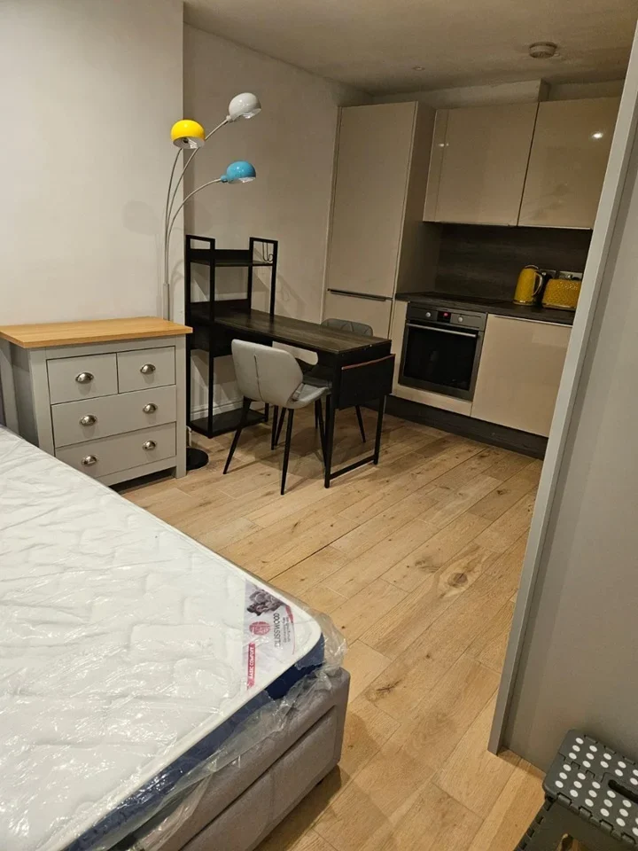 Flat Wolfington Road in Greater London