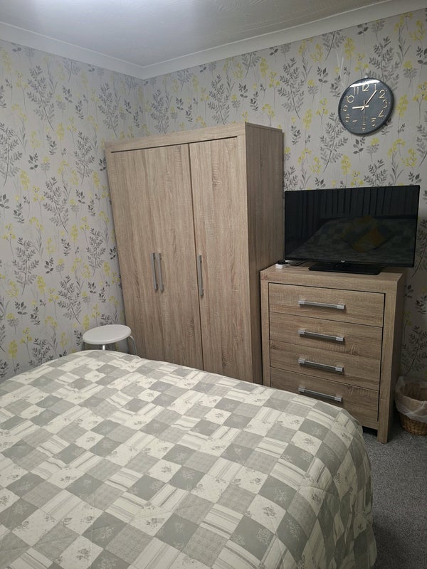 Room Greenbanks Drive in Barry
