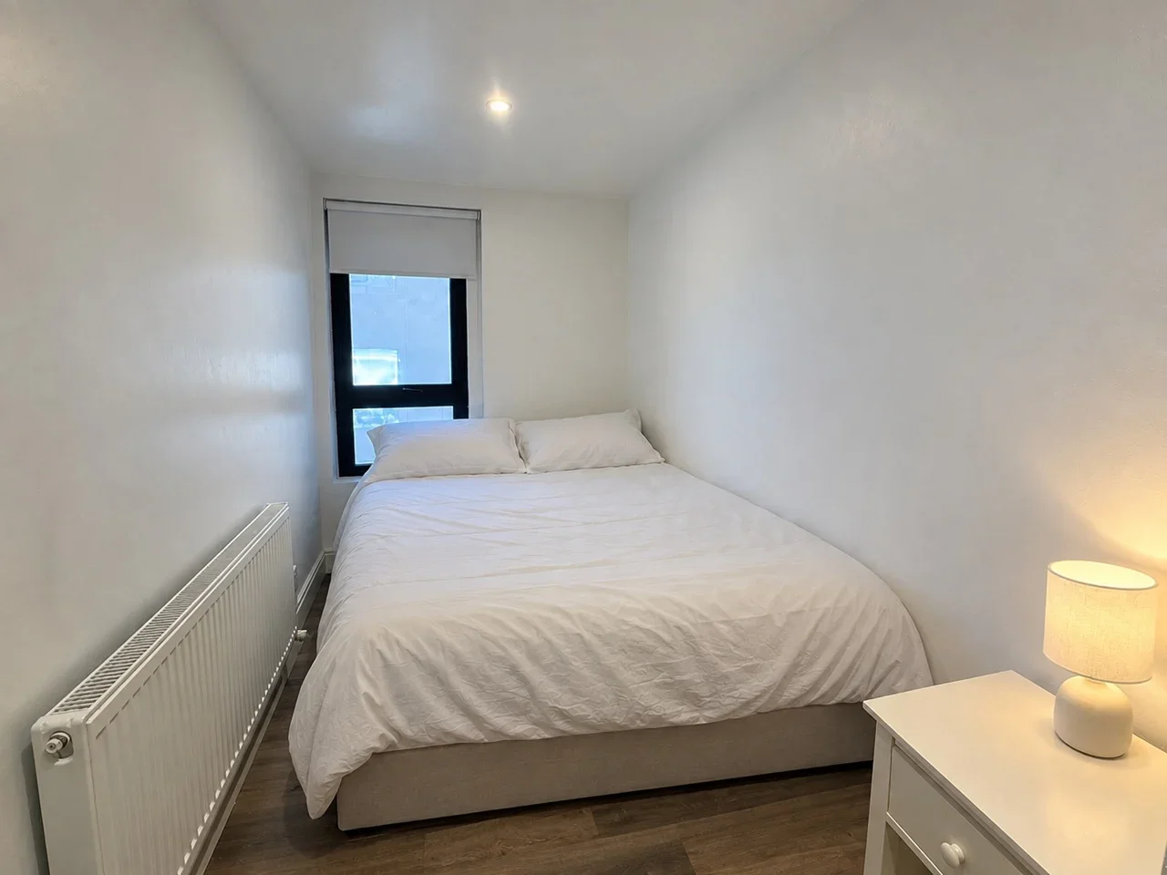 Flat Mitcham Lane in Greater London
