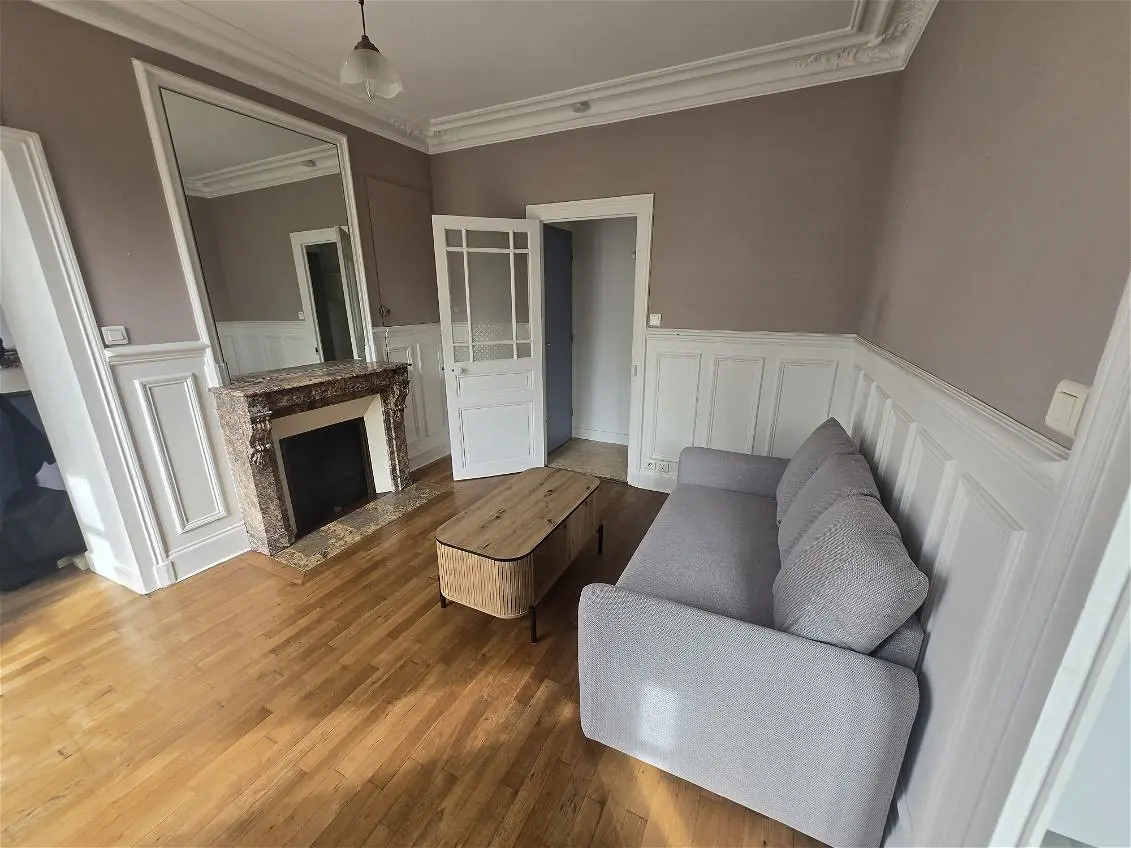 Flat Quai Paul Bert in Tours