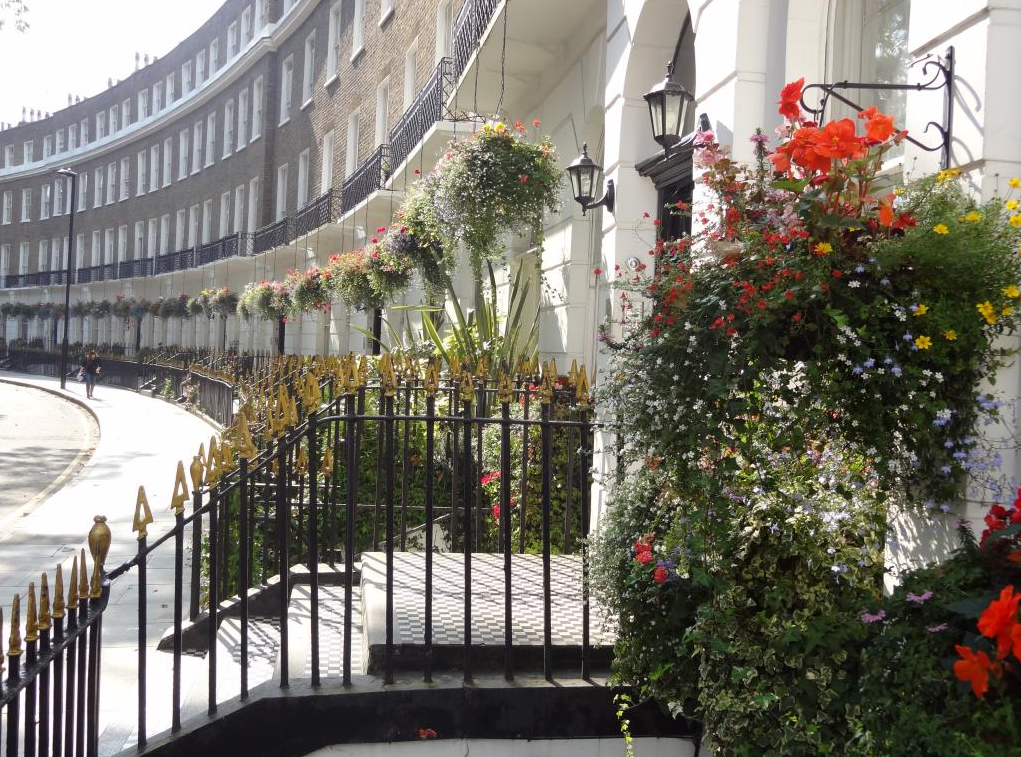 Flat Cartwright Gardens in Greater London