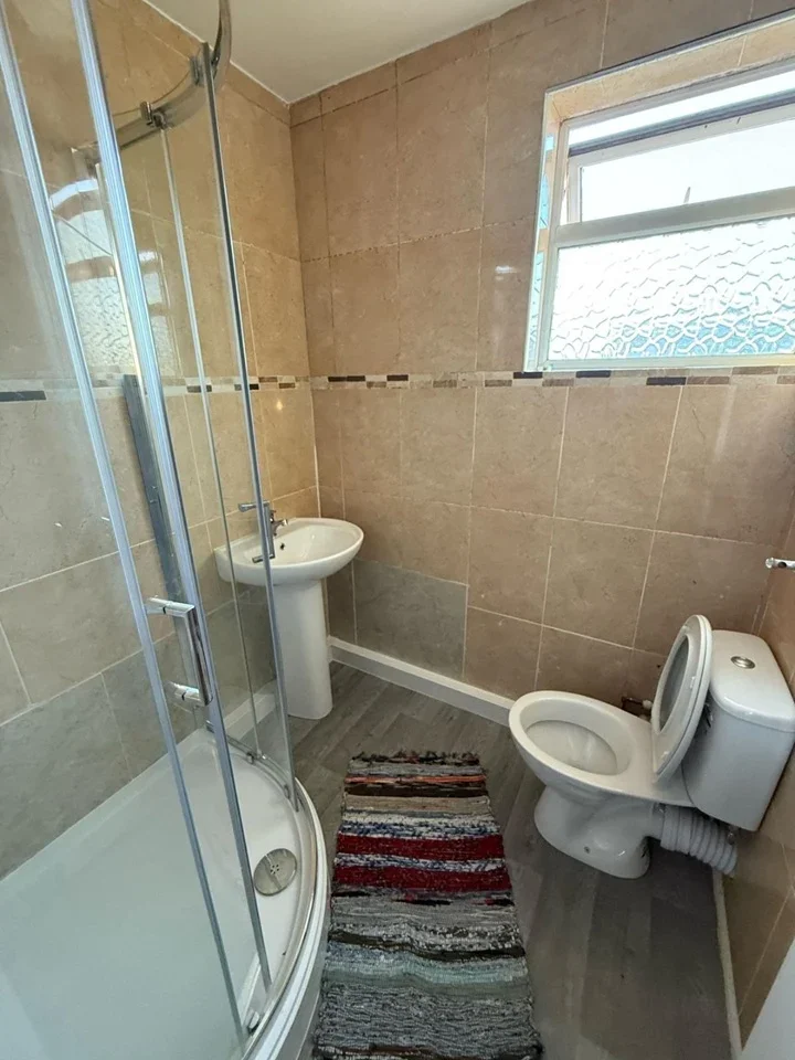 Room Norbiton Road in Greater London