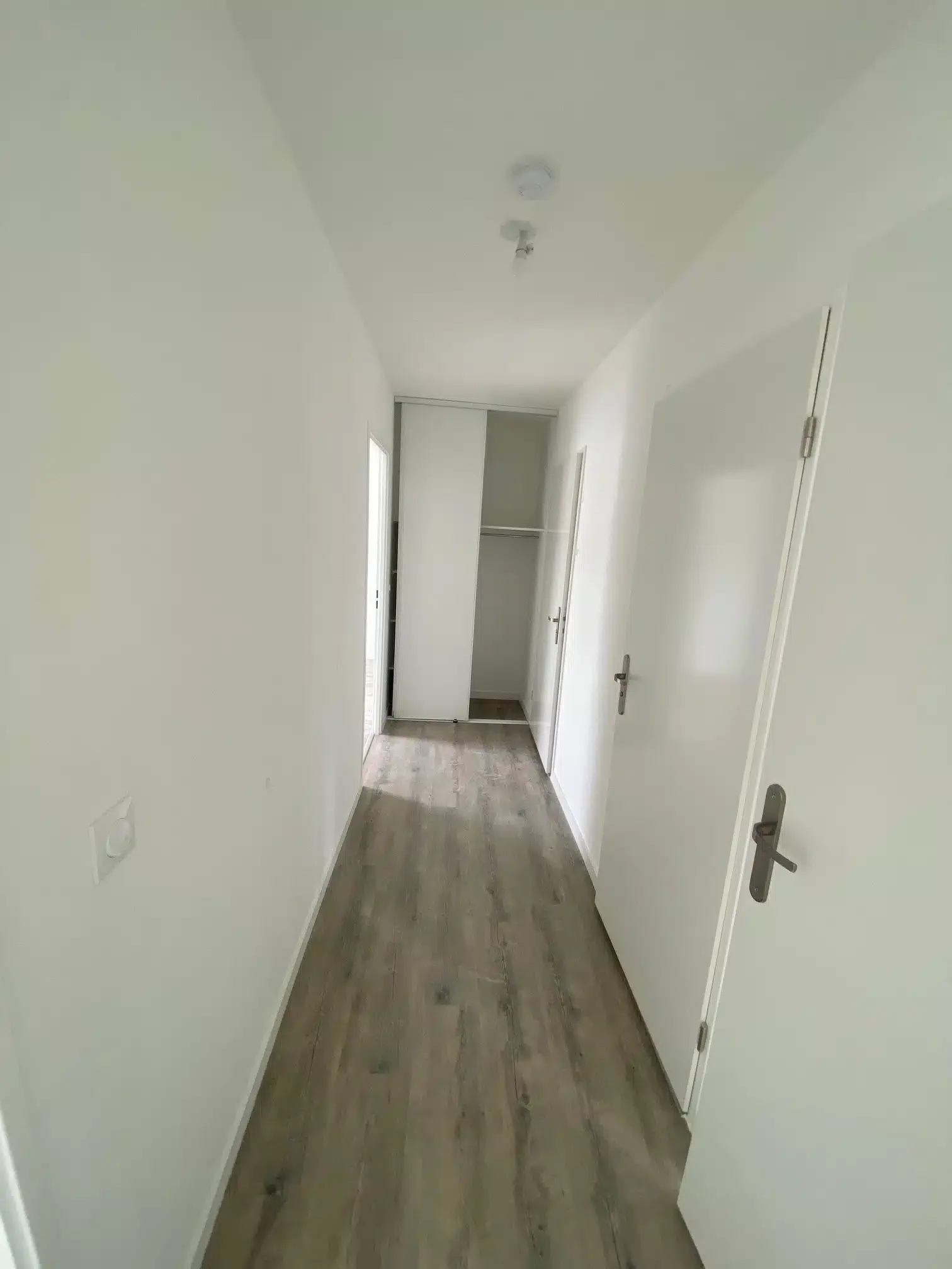 Room Route de Champbenoist in Provins