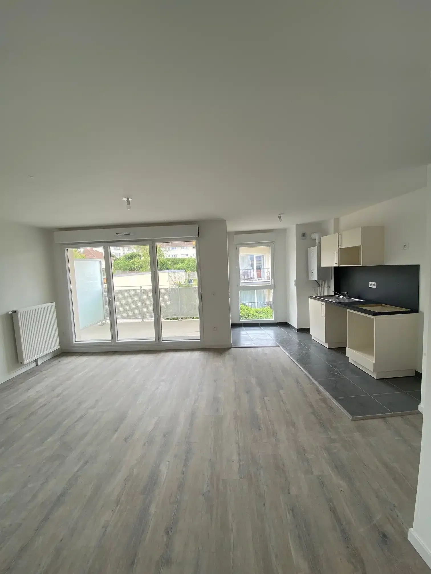 Room Route de Champbenoist in Provins