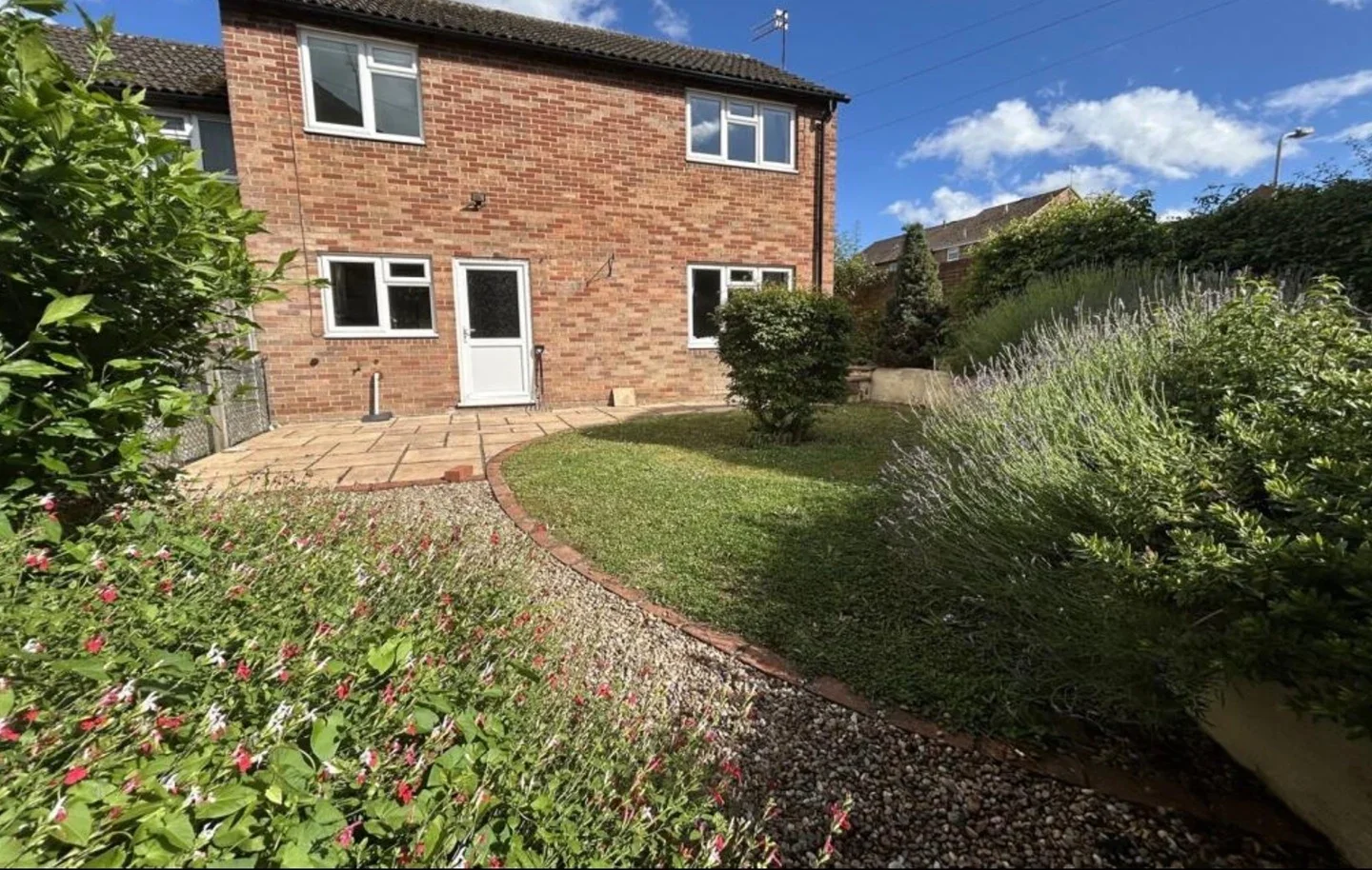 House James Close in Marlow