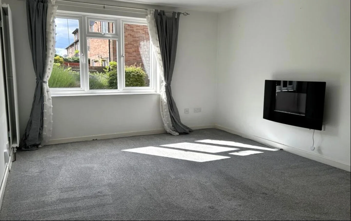 House James Close in Marlow