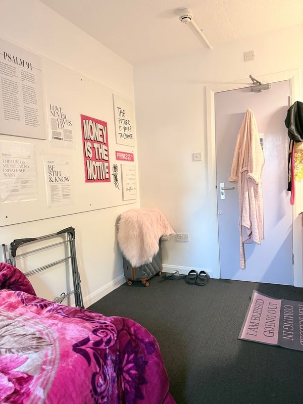 Room Whitemoor Road in Nottingham