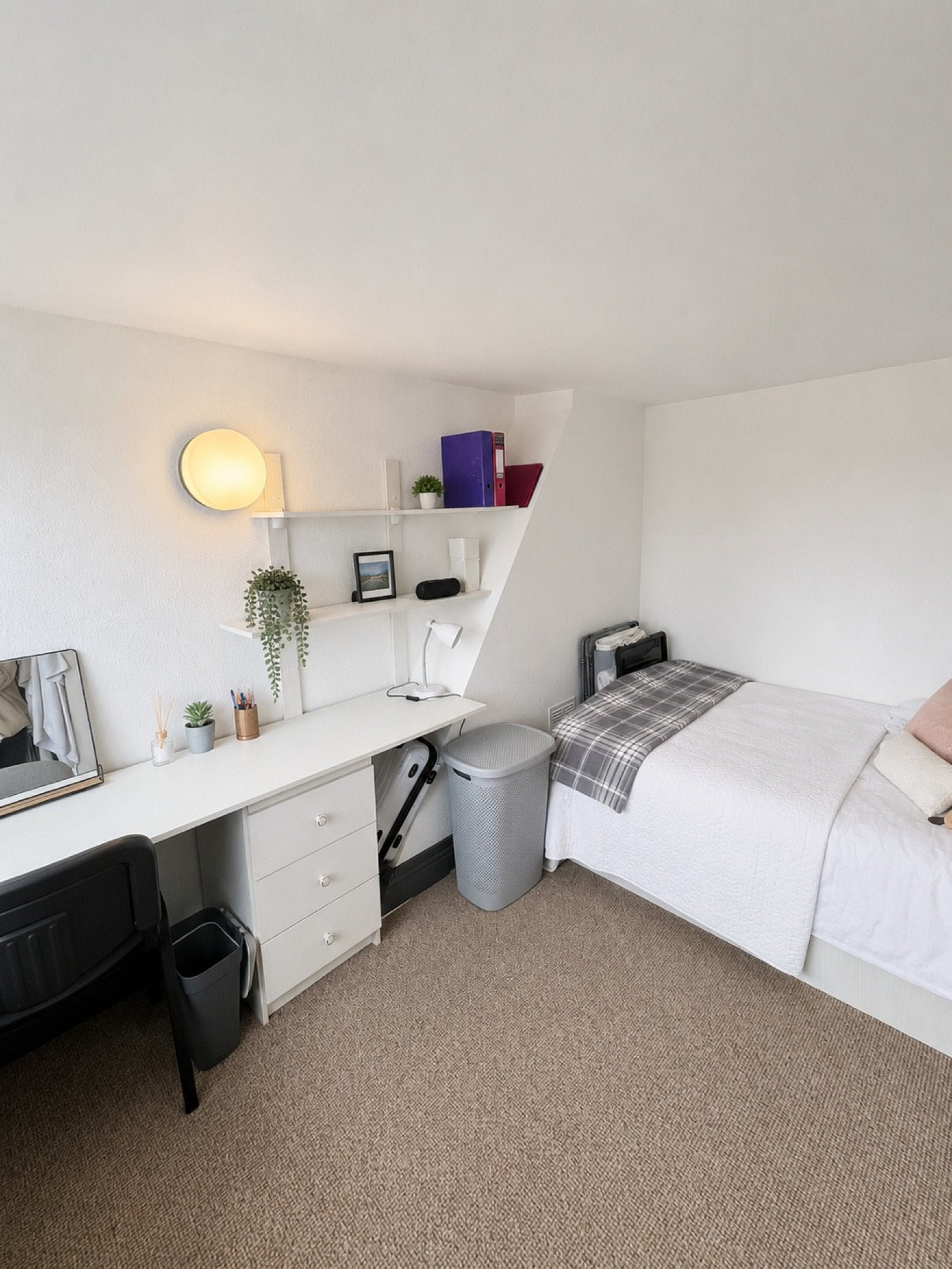 Room Storer Road in Charnwood