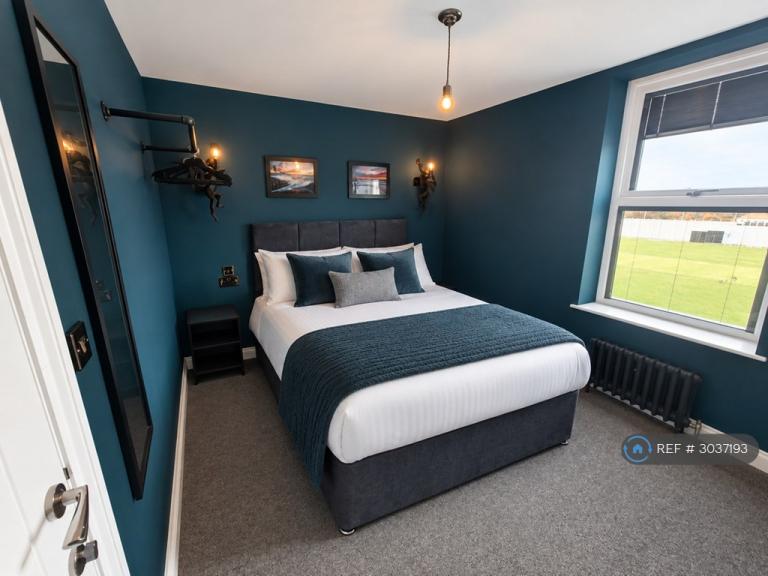 Room North Marine Road in Scarborough