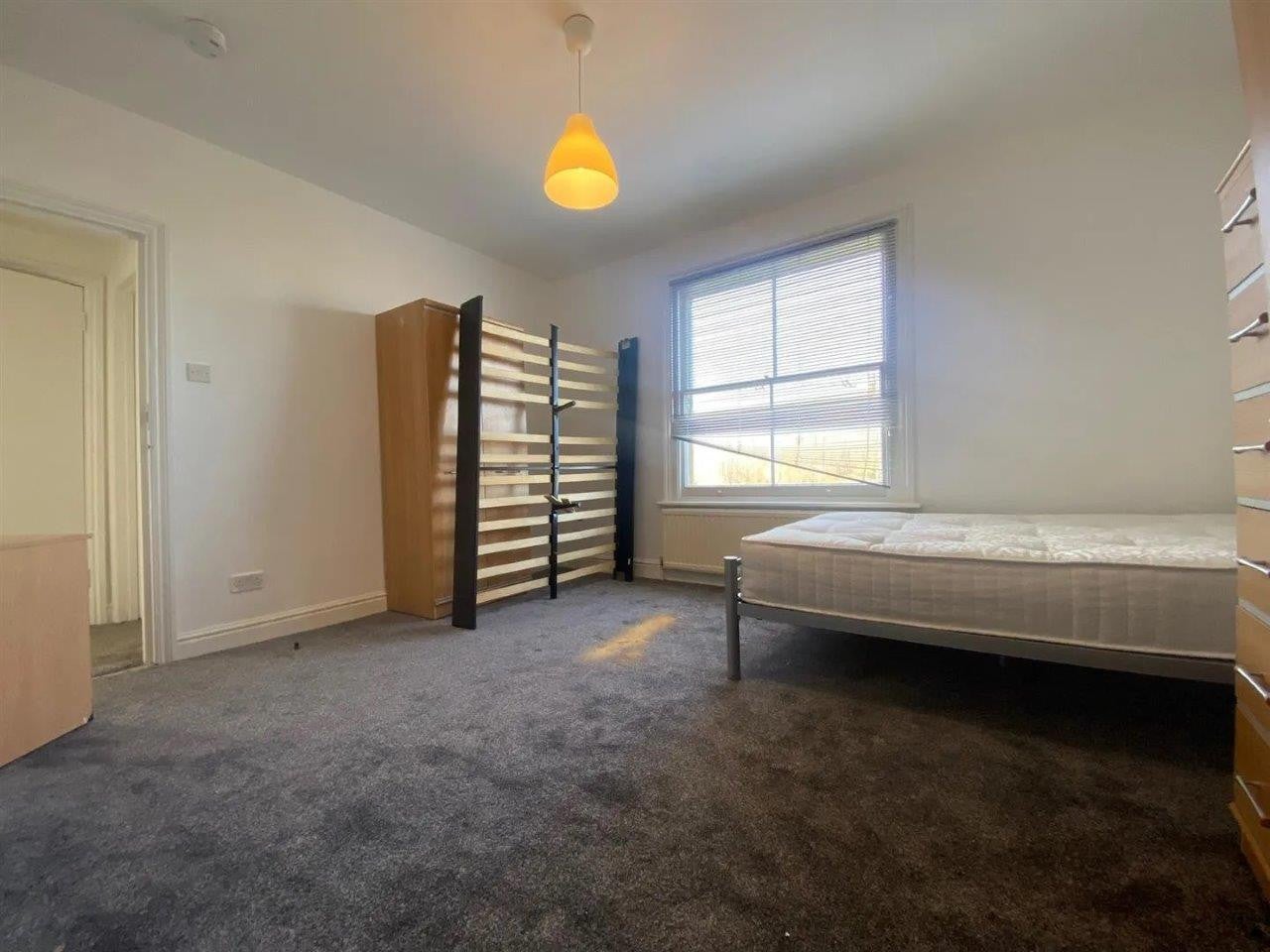 Flat Cavendish Road in Greater London