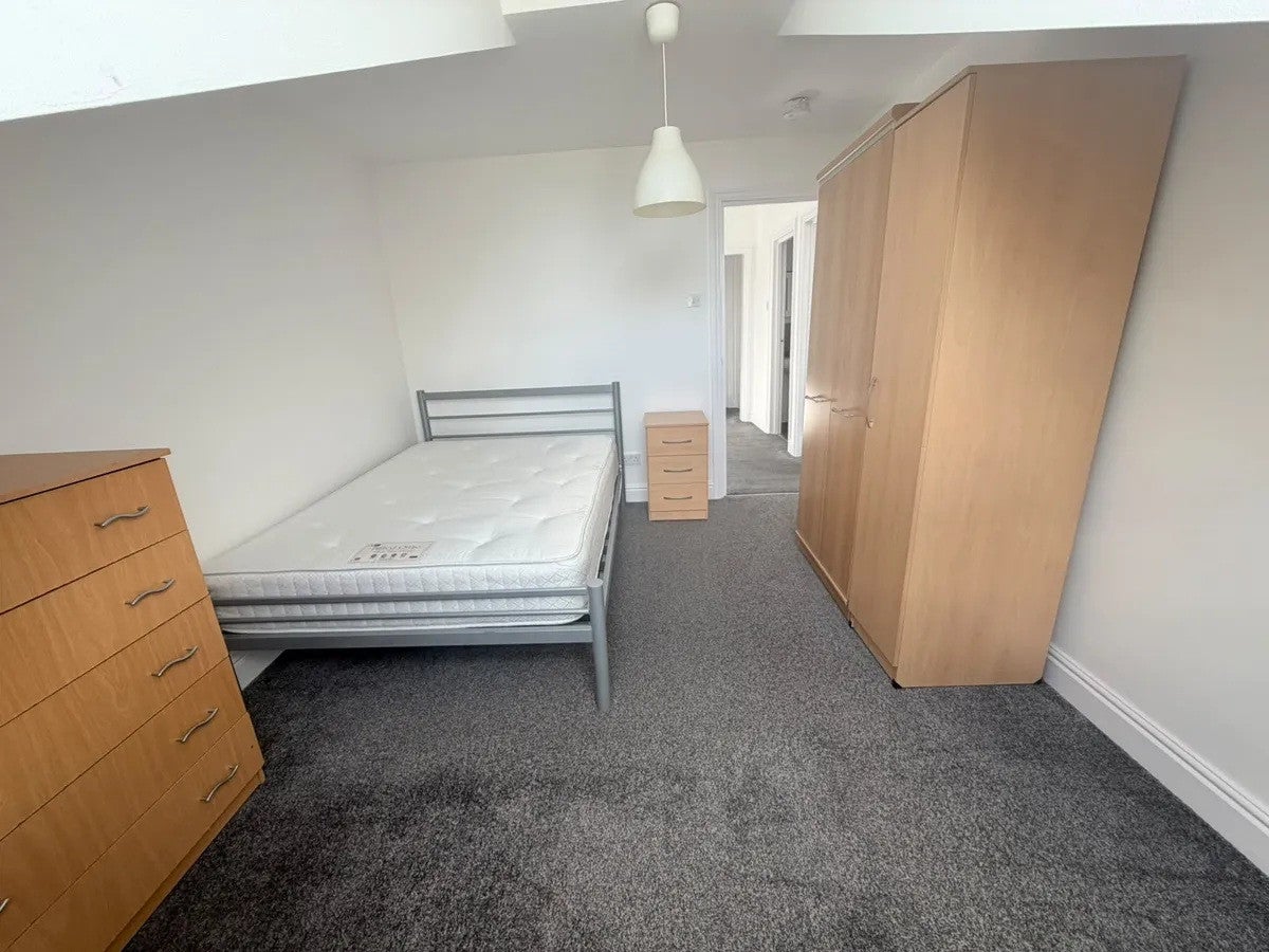 Flat Cavendish Road in Greater London