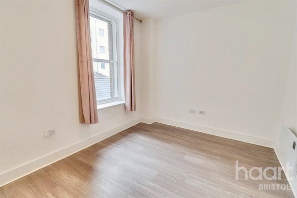 Flat Sheepen Place in Colchester