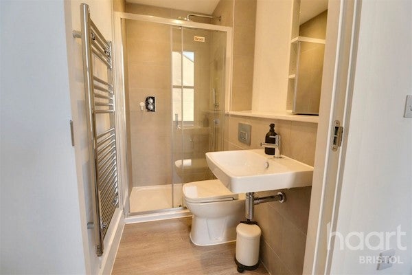 Flat Sheepen Place in Colchester