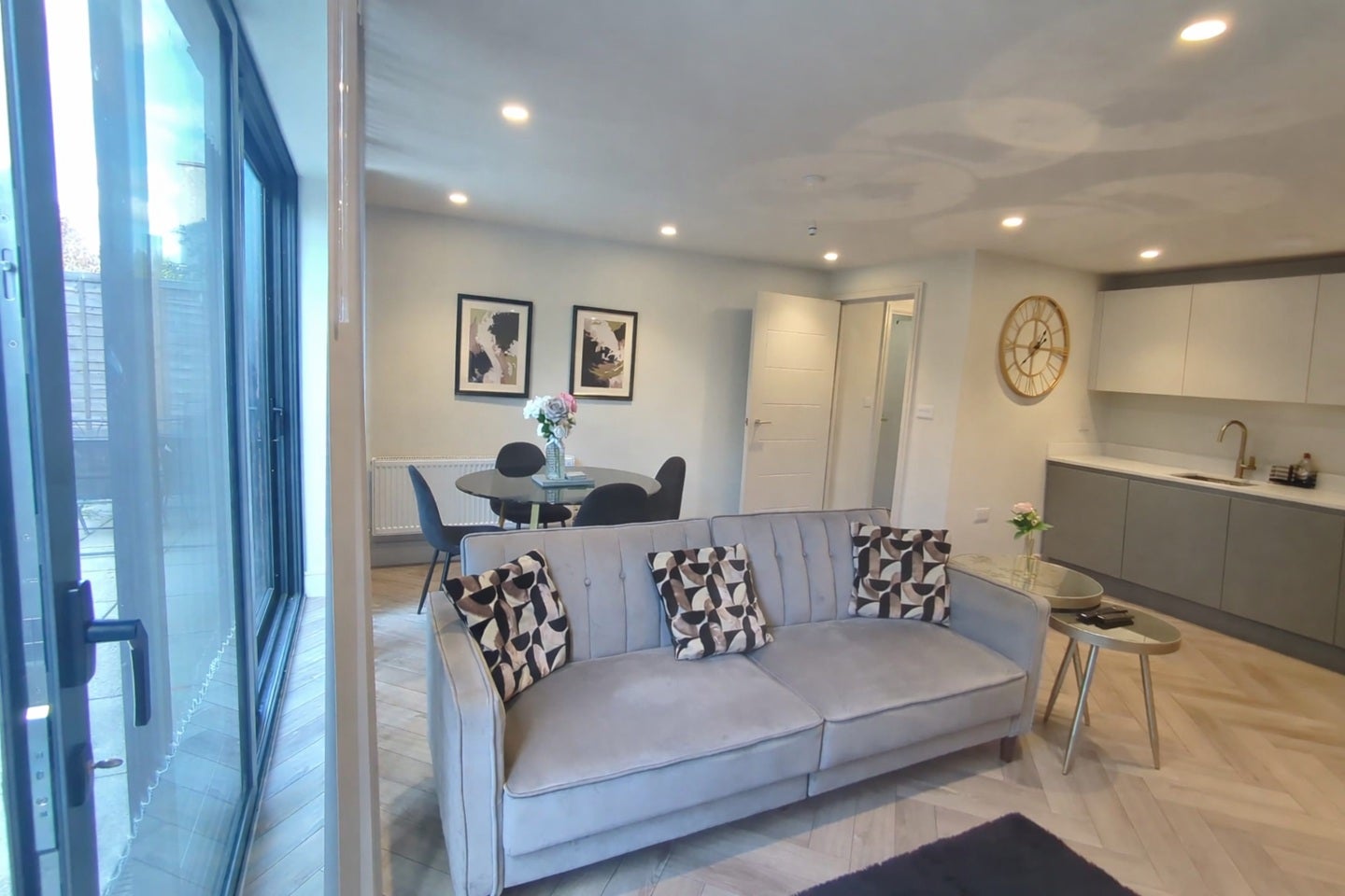 Room Grand Drive in Greater London