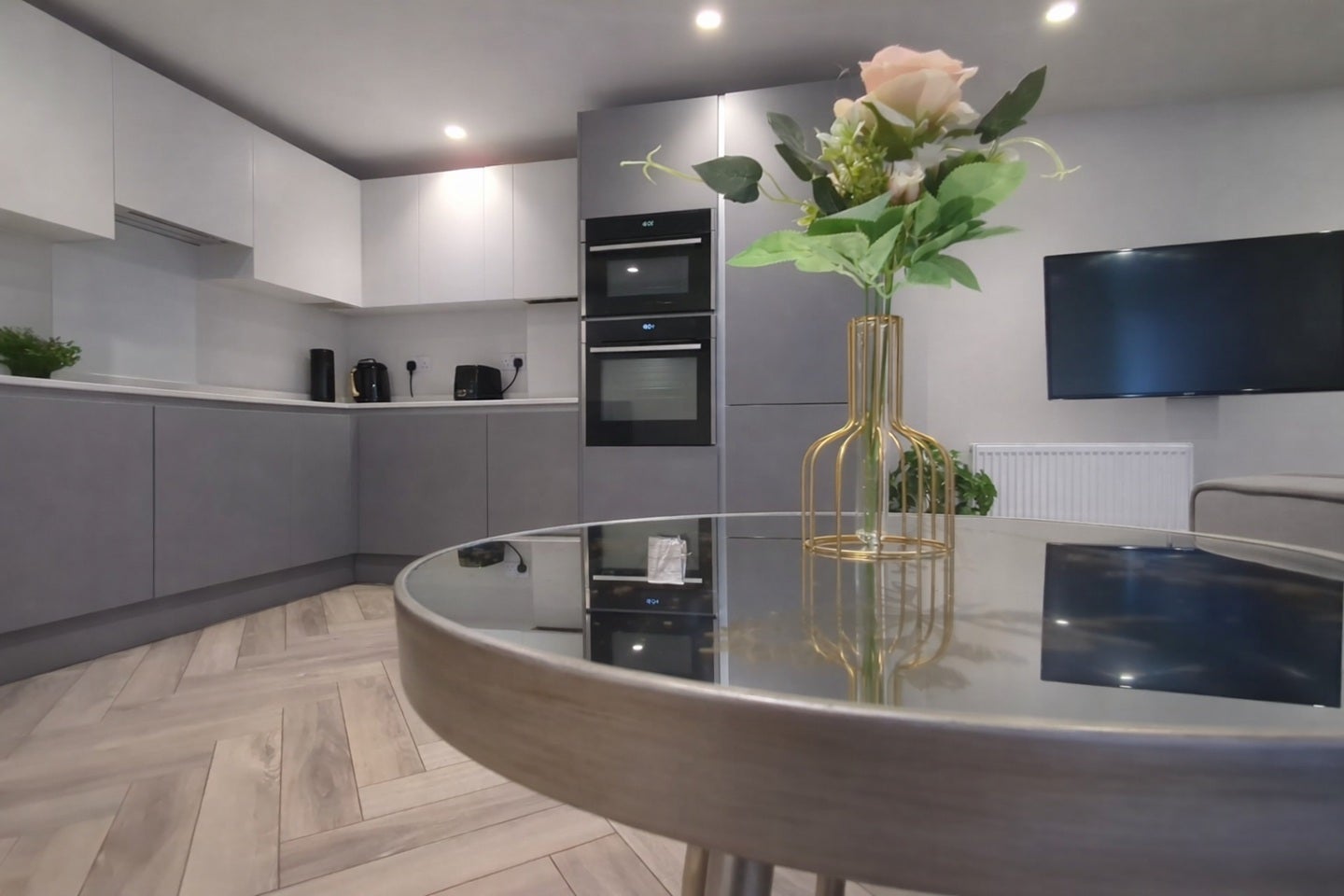 Room Grand Drive in Greater London