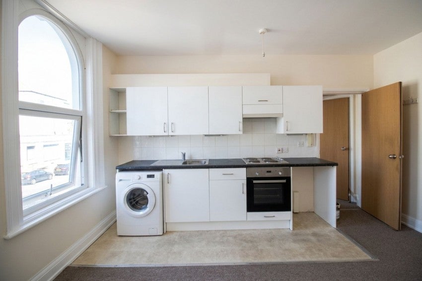 Flat Lushington Road in Eastbourne