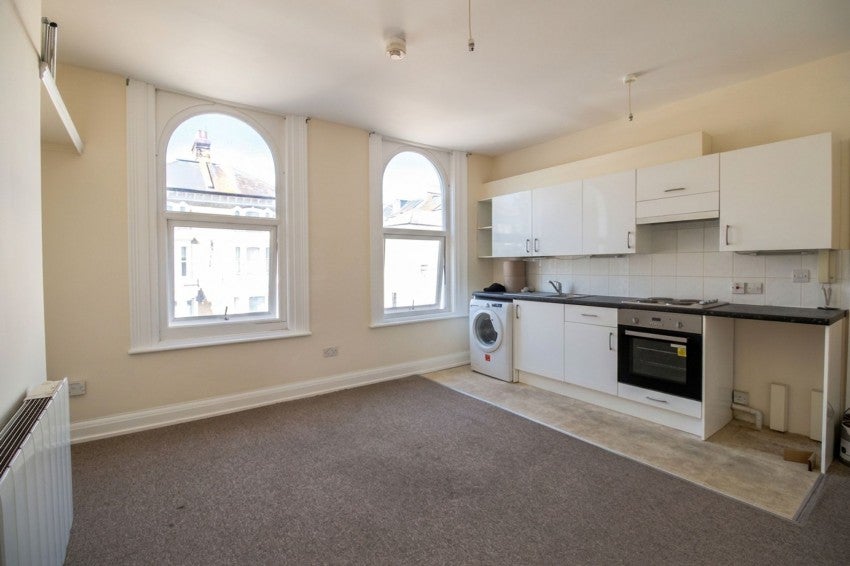 Flat Lushington Road in Eastbourne