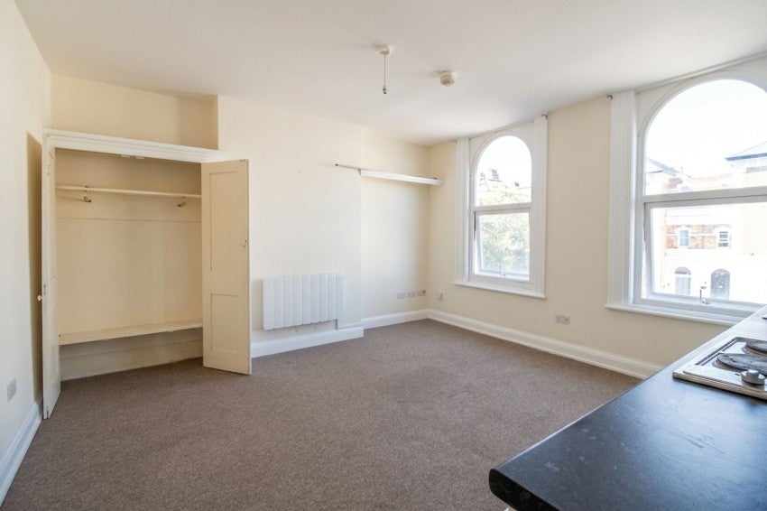 Flat Lushington Road in Eastbourne
