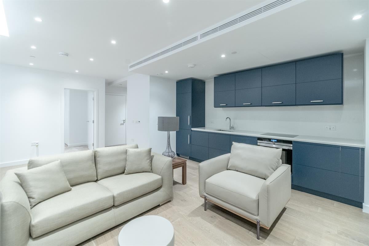 Flat Phoenix Place in Greater London
