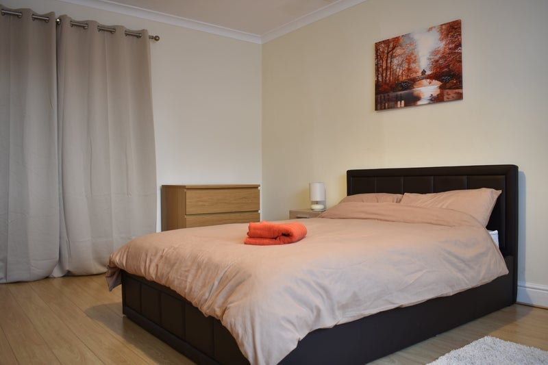 Room Felstead Road in Bristol