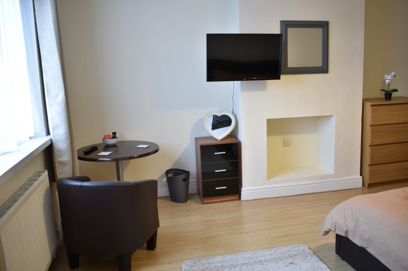 Room Felstead Road in Bristol