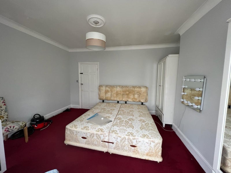 Room St Mary's Road in Greater London