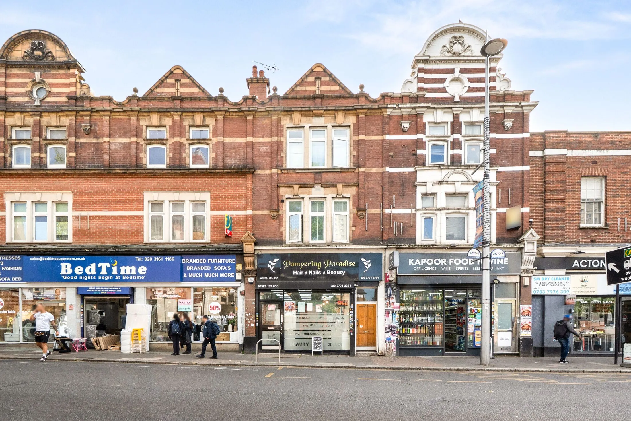 Flat High Street in London
