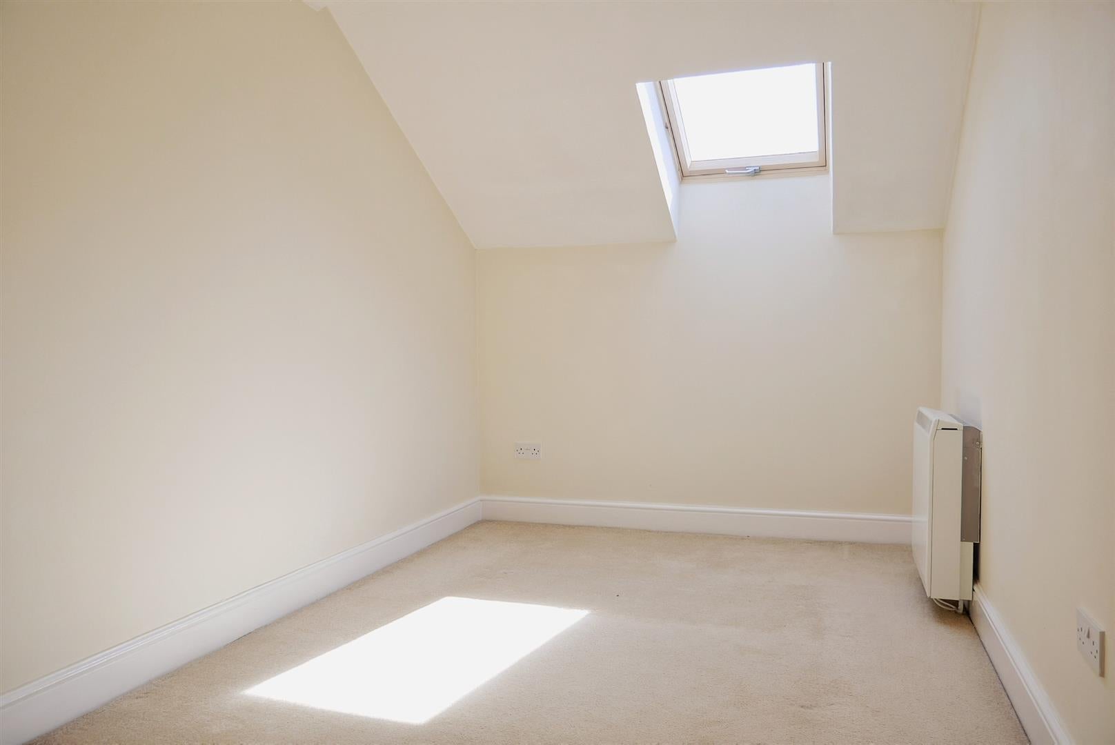 Flat Nyton Road in Arun