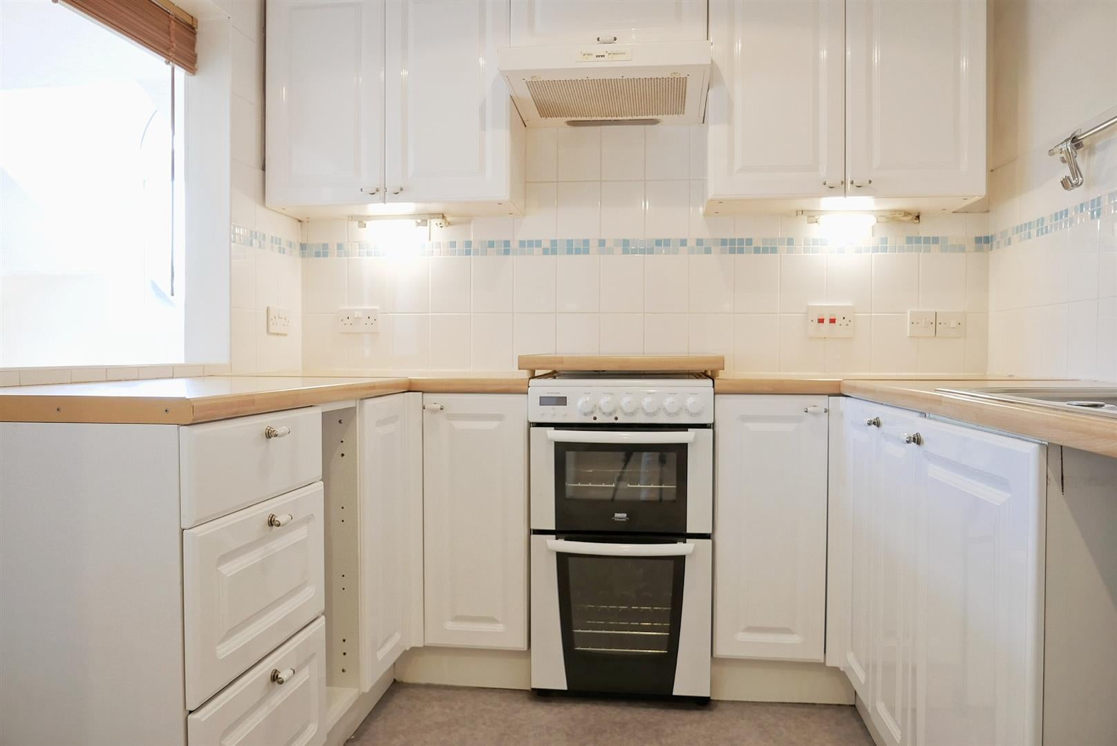 Flat Nyton Road in Arun