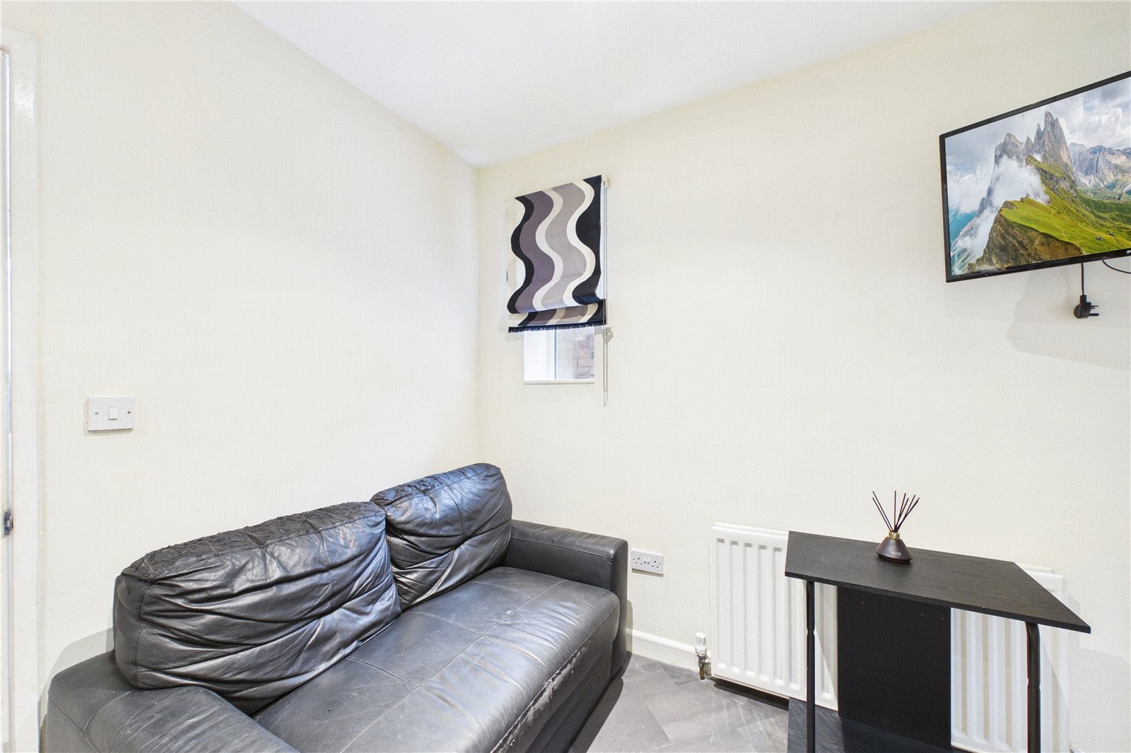Flat Lansdowne Road in Reading