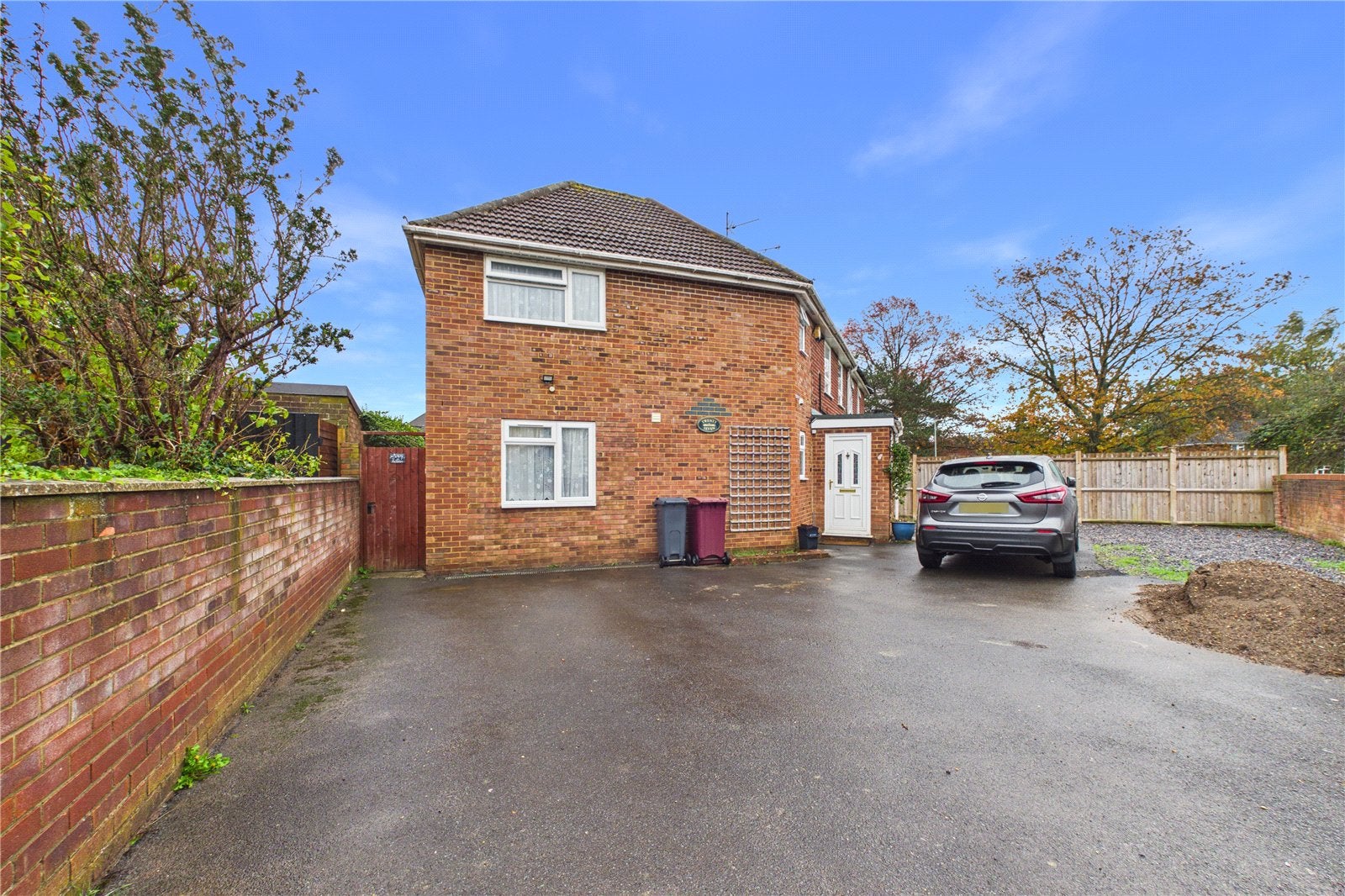 Flat Lansdowne Road in Reading