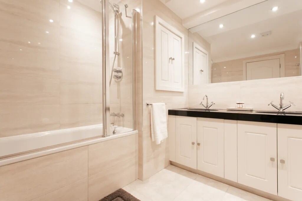 Flat Harewood Avenue in City of Westminster