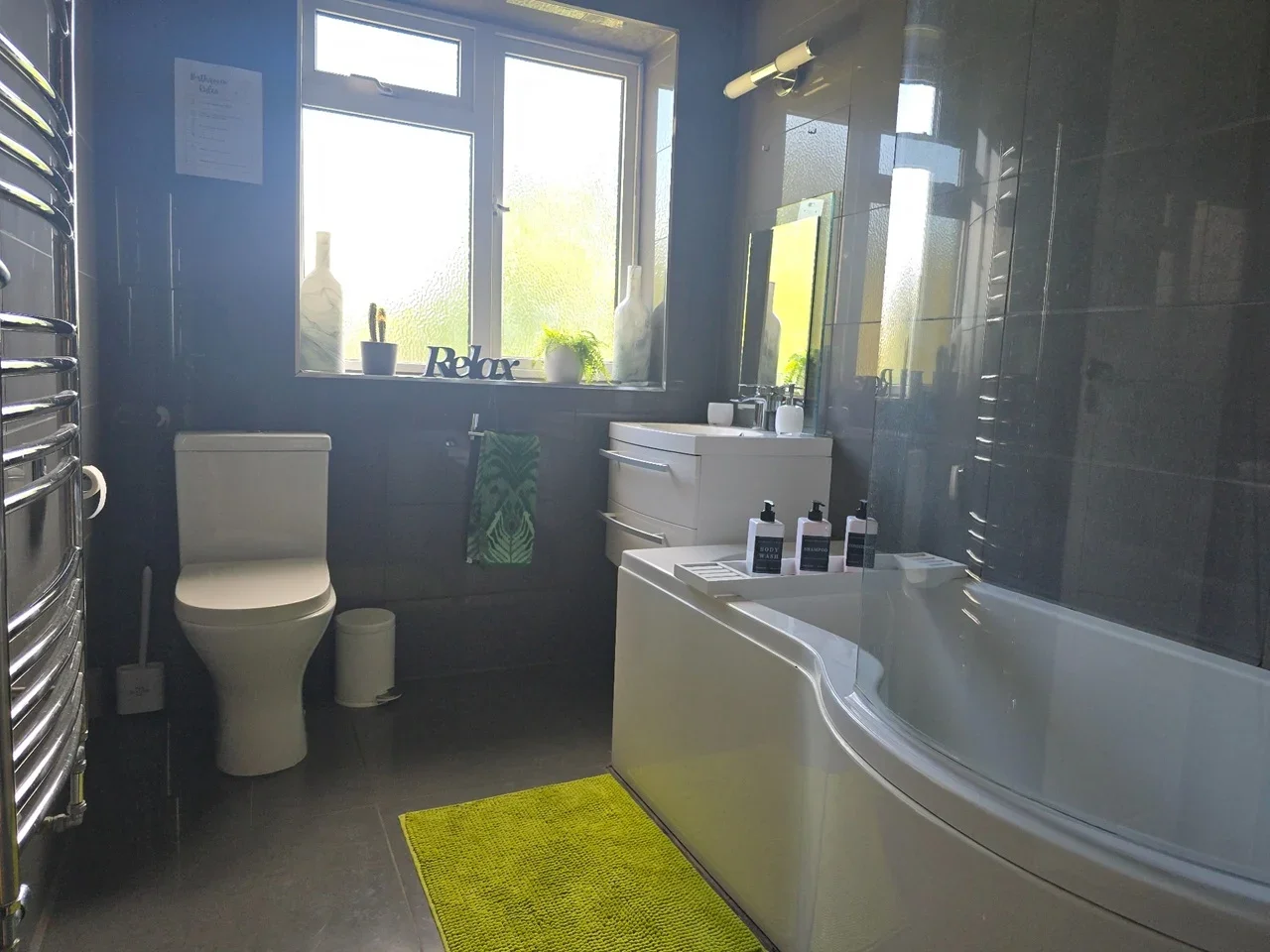 Room Chamberlain Way in Greater London