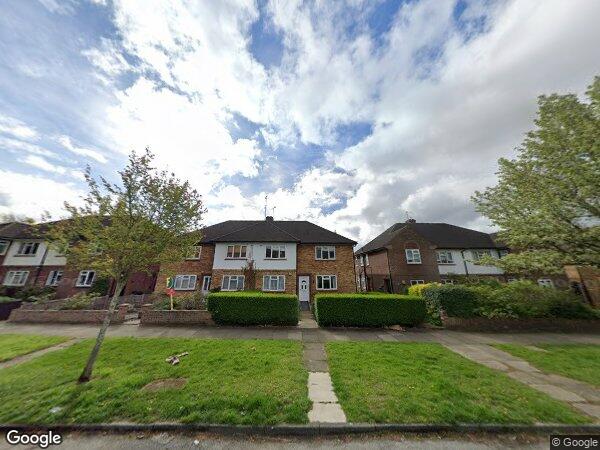 Room Chamberlain Way in Greater London