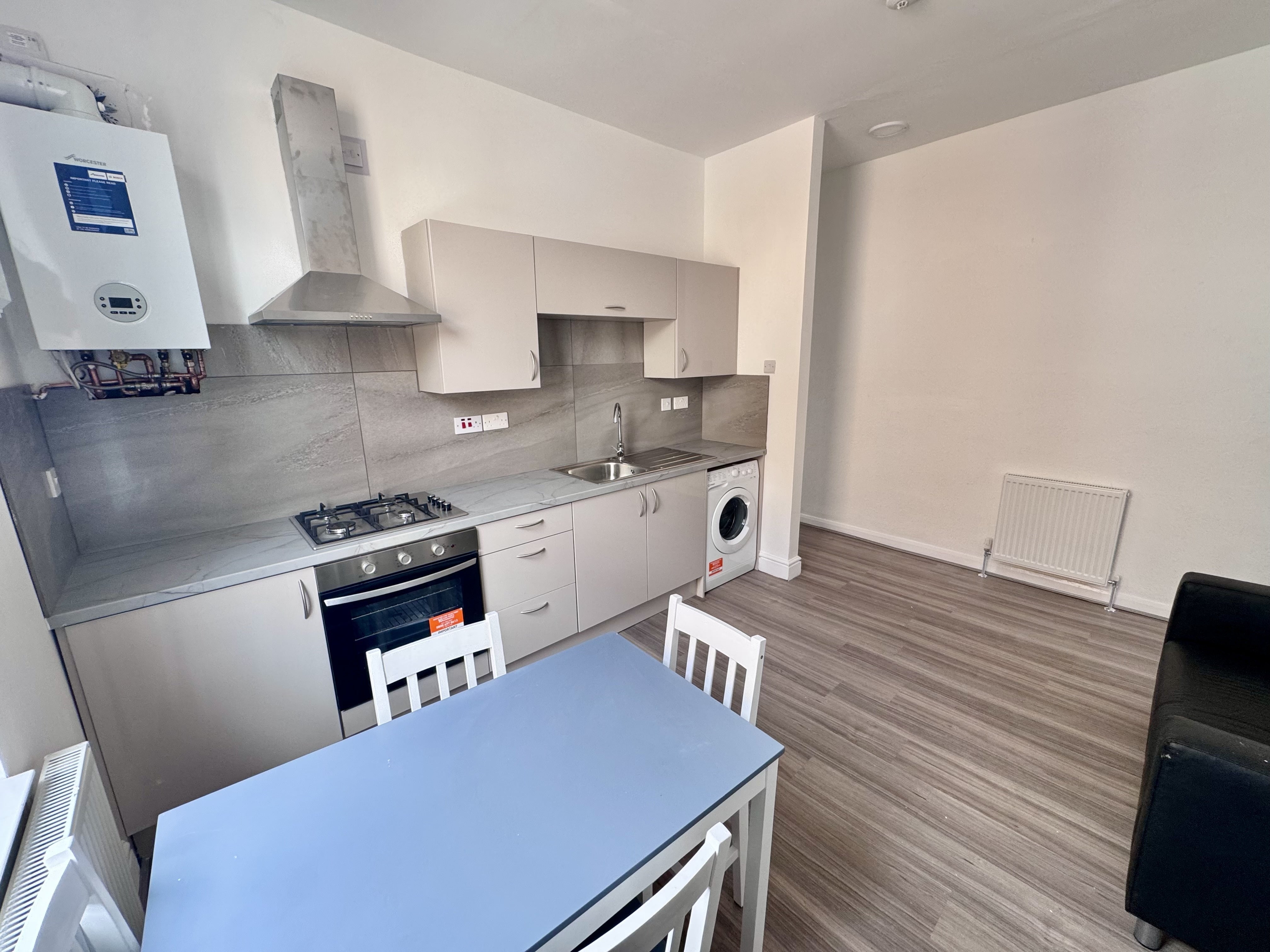 Flat Hartley Road in Nottingham