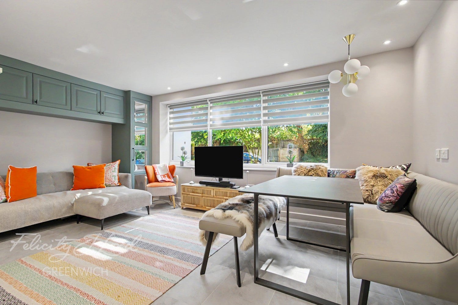 Flat Liskeard Gardens in Greater London