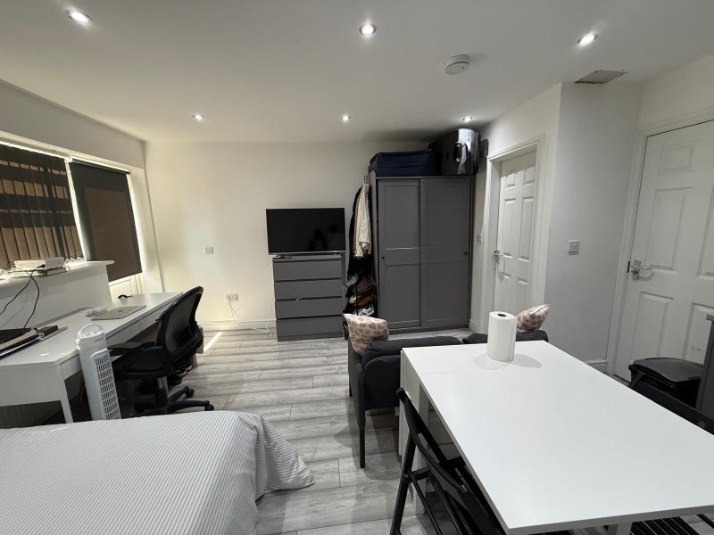 Room Fletcher Road in Nottingham