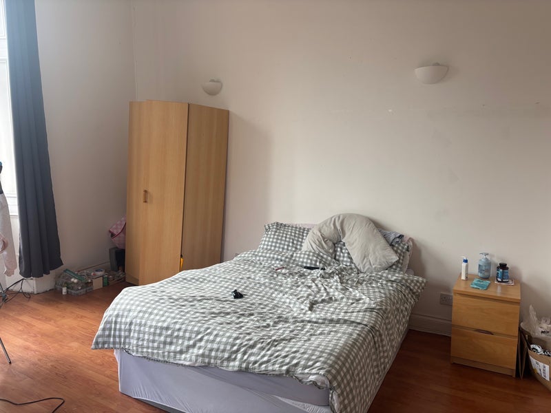 Room Derby Terrace Lane in Glasgow
