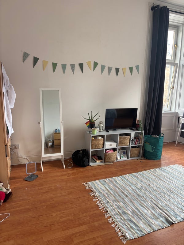 Room Derby Terrace Lane in Glasgow
