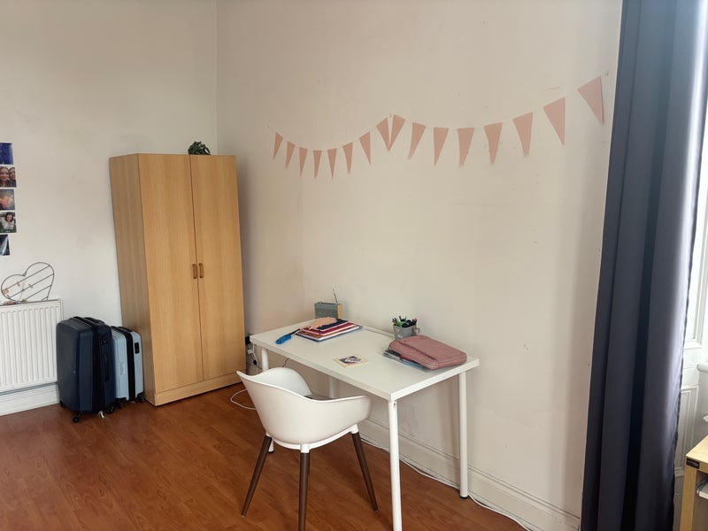 Room Derby Terrace Lane in Glasgow