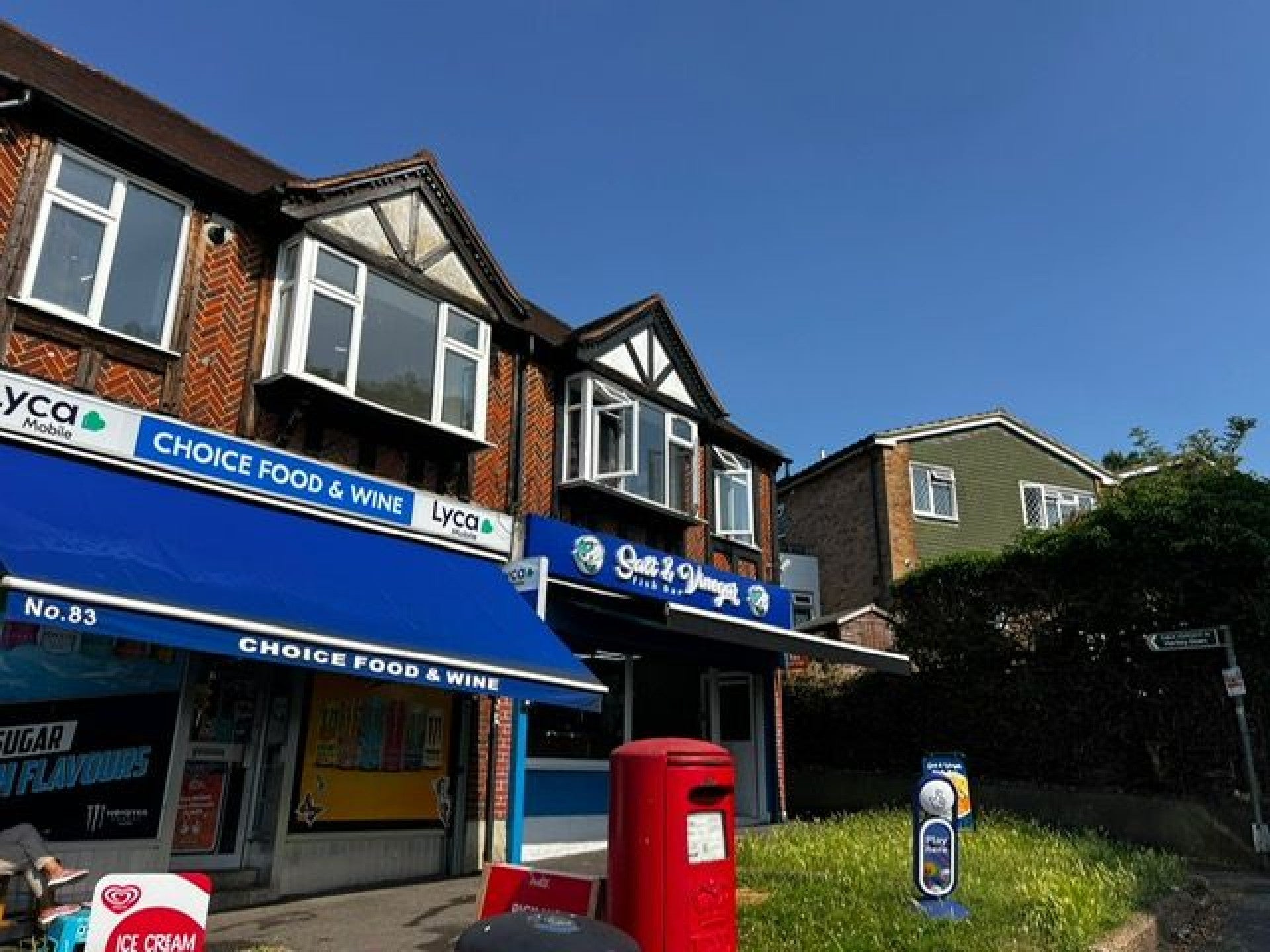 Flat Stoats Nest Road in Greater London