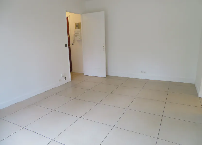 Flat Rue Jeanne d'Arc in Sèvres